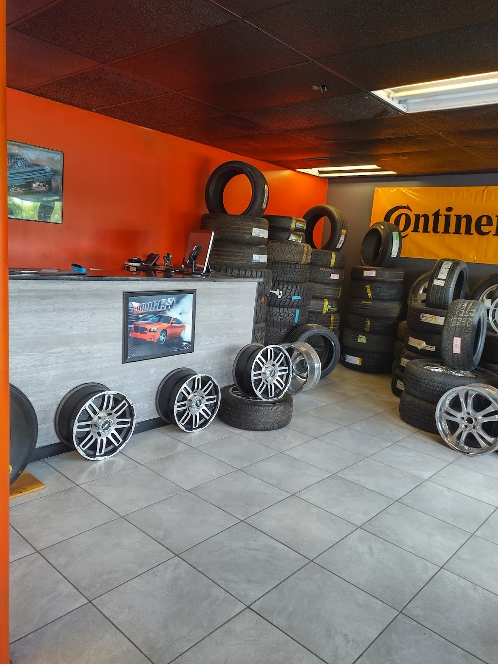 A & B Tires & Services | 8333 Dixie Hwy, Florence, KY 41042, USA | Phone: (859) 869-2002