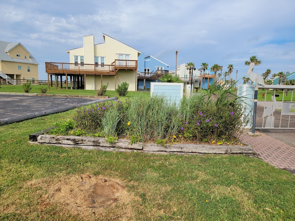 Lost Colony Beach Houses | 6877 TX-361, Port Aransas, TX 78373, USA | Phone: (361) 749-6266