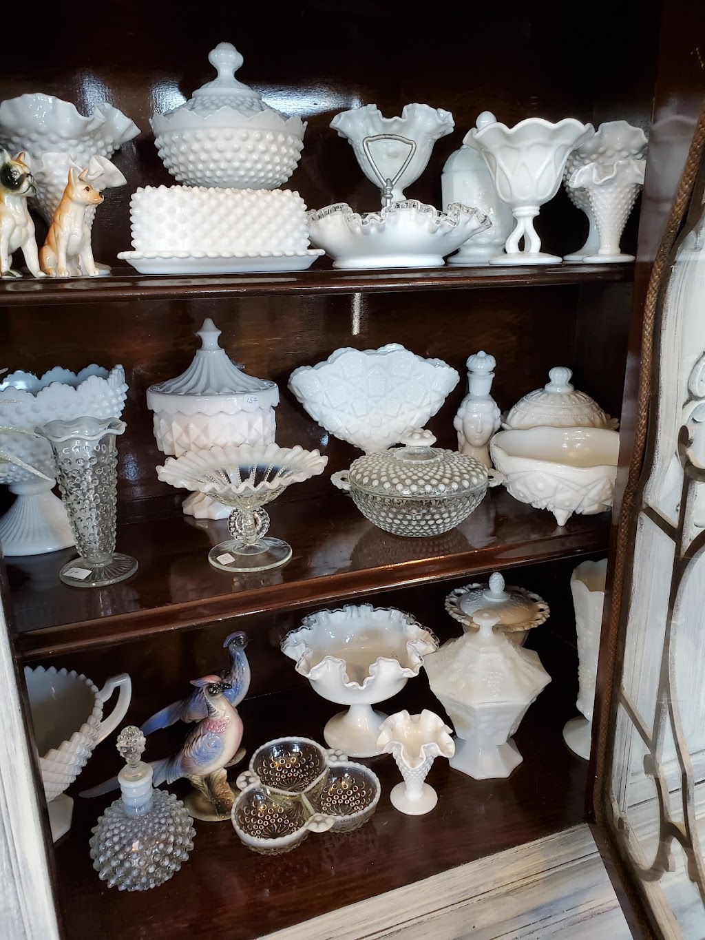 Akron Antiques | 930 Canton Rd, Akron, OH 44312, USA | Phone: (330) 328-9711