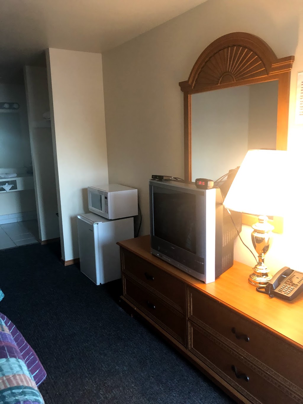 Hadlock Motel | 181 Chimacum Rd, Port Hadlock-Irondale, WA 98339, USA | Phone: (360) 385-3111