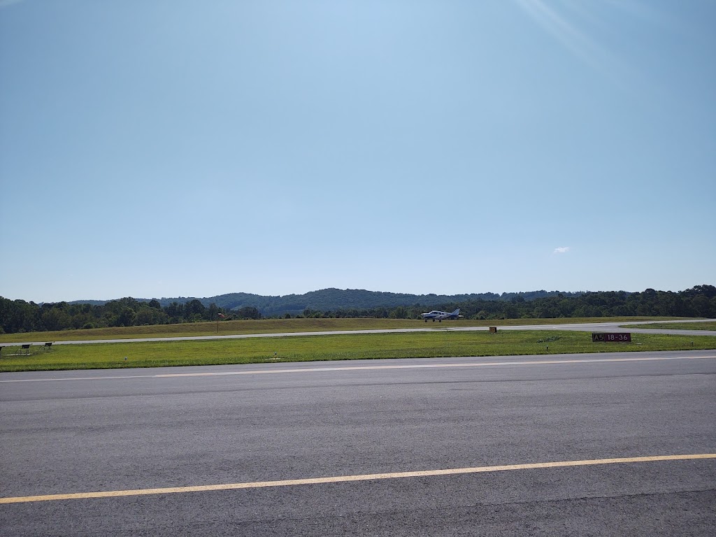 Mount Airy/Surry County Airport (MWK) | 146 Howard Woltz Jr Way, Mt Airy, NC 27030, USA | Phone: (336) 789-5153