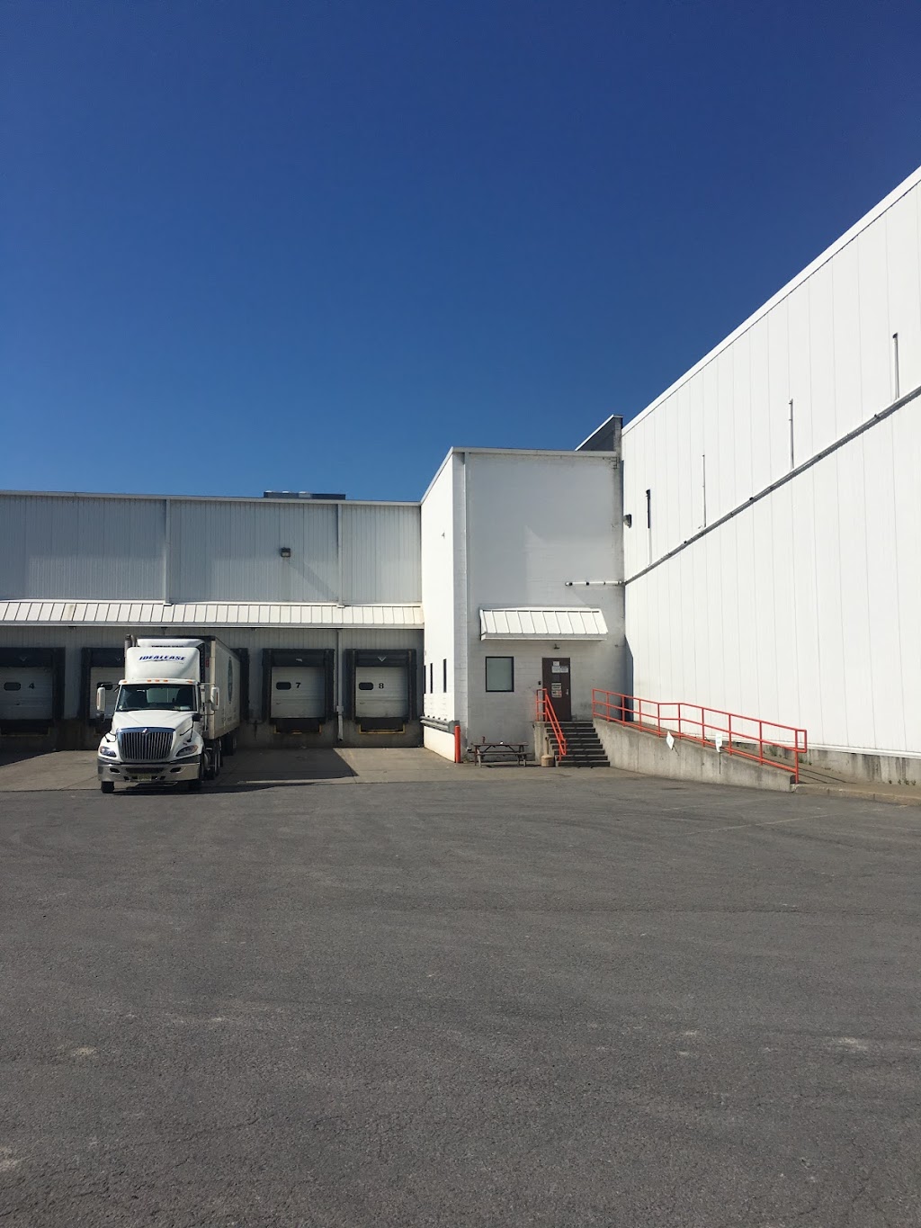 Driscoll Foods Capital Region | 105 Quist Rd, Amsterdam, NY 12010, USA | Phone: (518) 770-1900