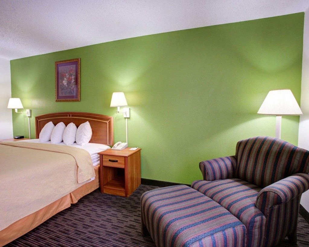 Quality Inn & Suites Airport | 2751 TX-71 East, Del Valle, TX 78617, USA | Phone: (512) 385-1000