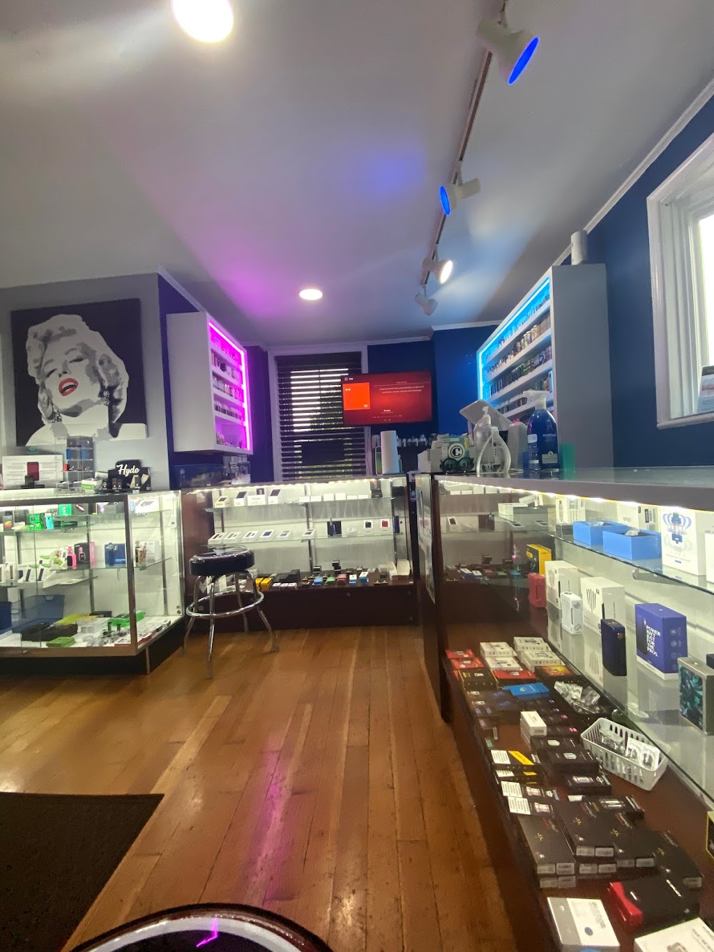 Loyal Vape Co | 346 E King St, Malvern, PA 19355, USA | Phone: (484) 328-8104