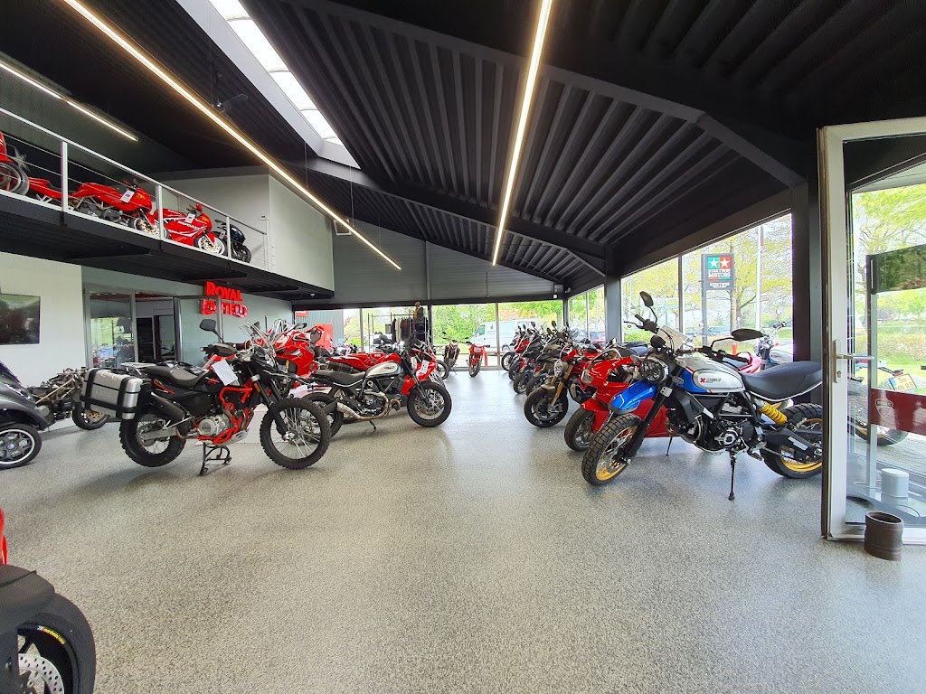 Star Twin Motors BV | Kanaal Zuid 484, 7371 GL Loenen, Netherlands | Phone: 055 505 1329