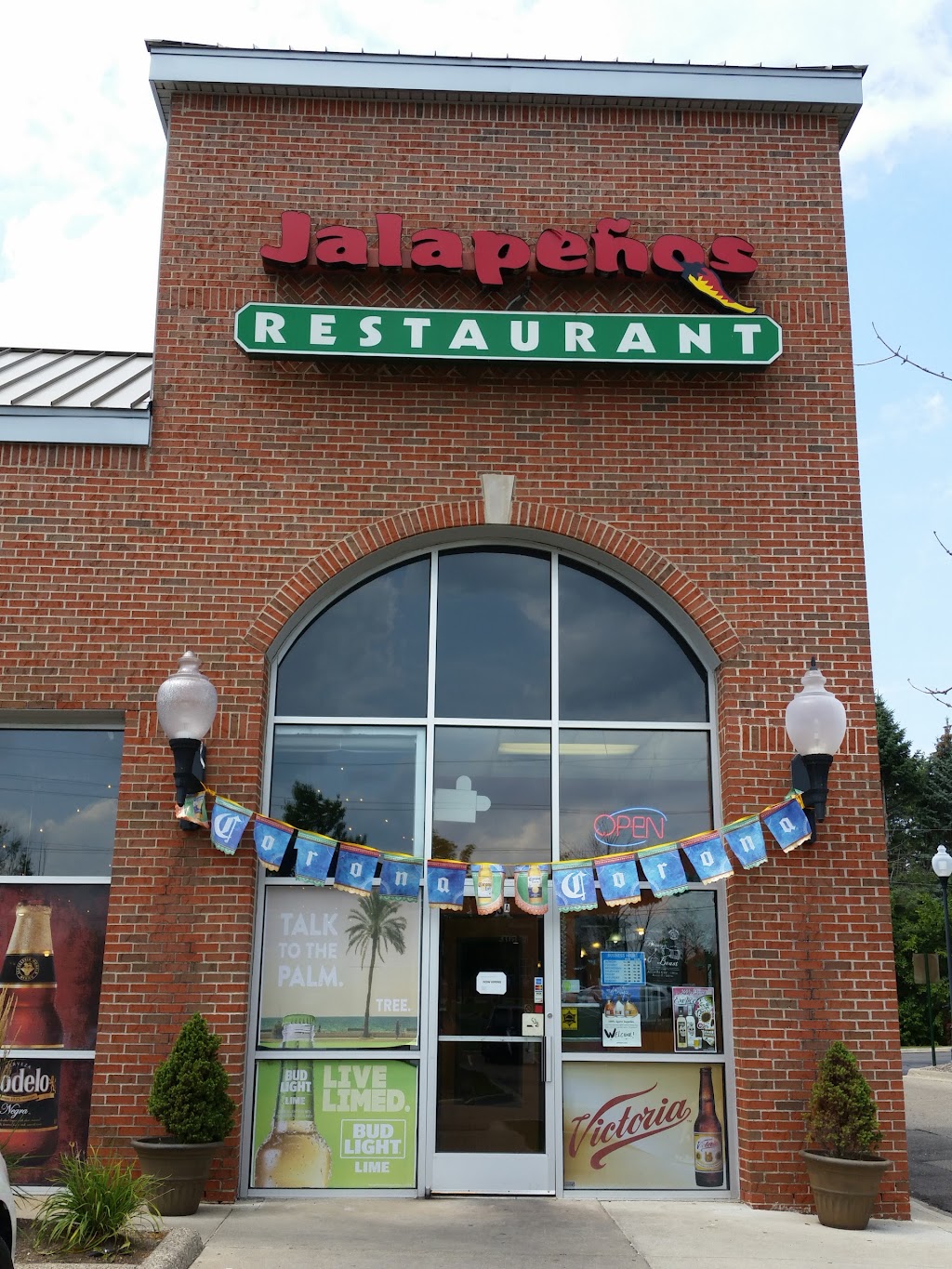 Jalapeños Restaurant | 7743 Sashabaw Rd, Clarkston, MI 48348, USA | Phone: (248) 241-6394