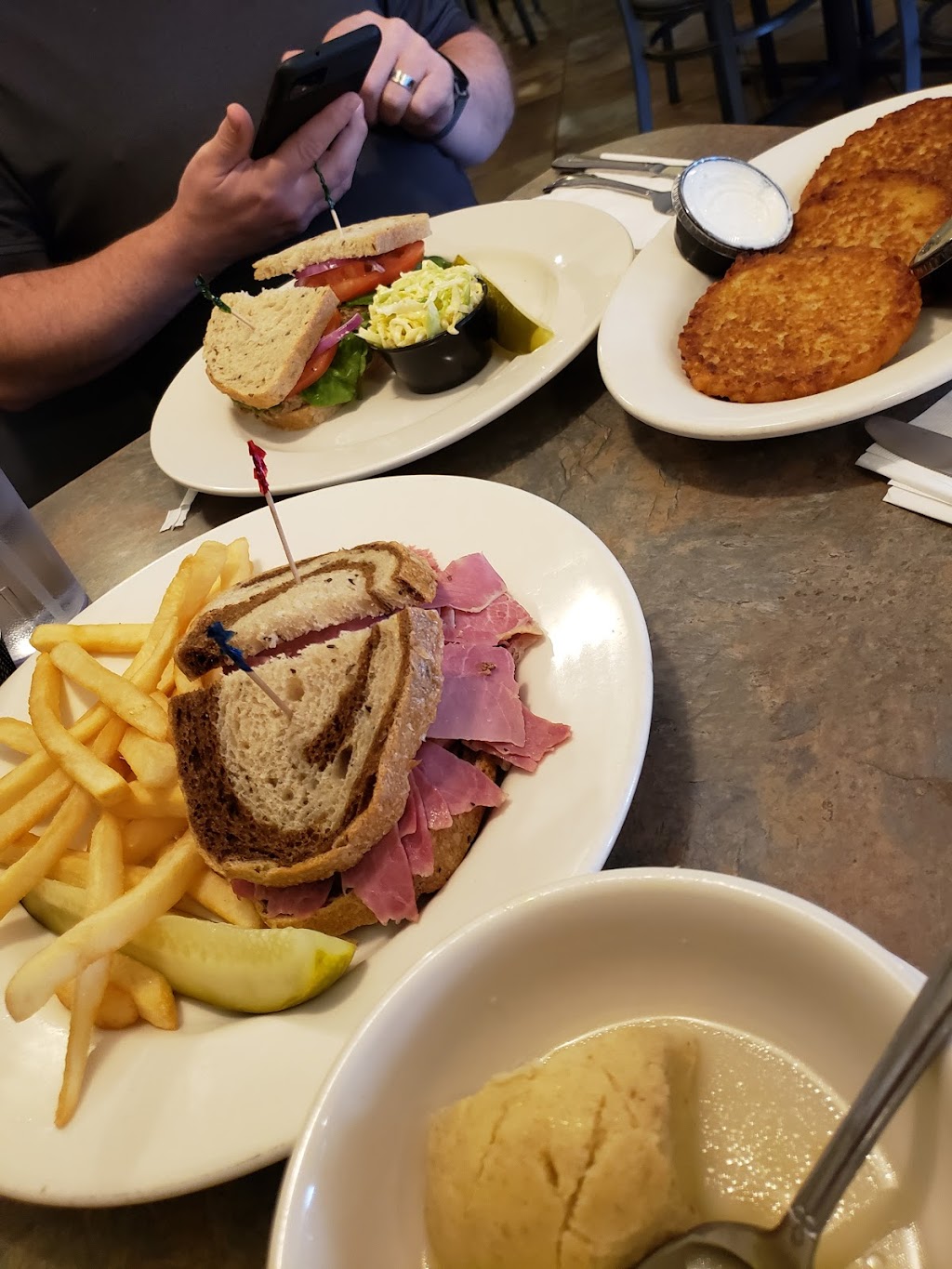 Goldmans Deli | 6929 N Hayden Rd, Scottsdale, AZ 85250, USA | Phone: (480) 367-9477