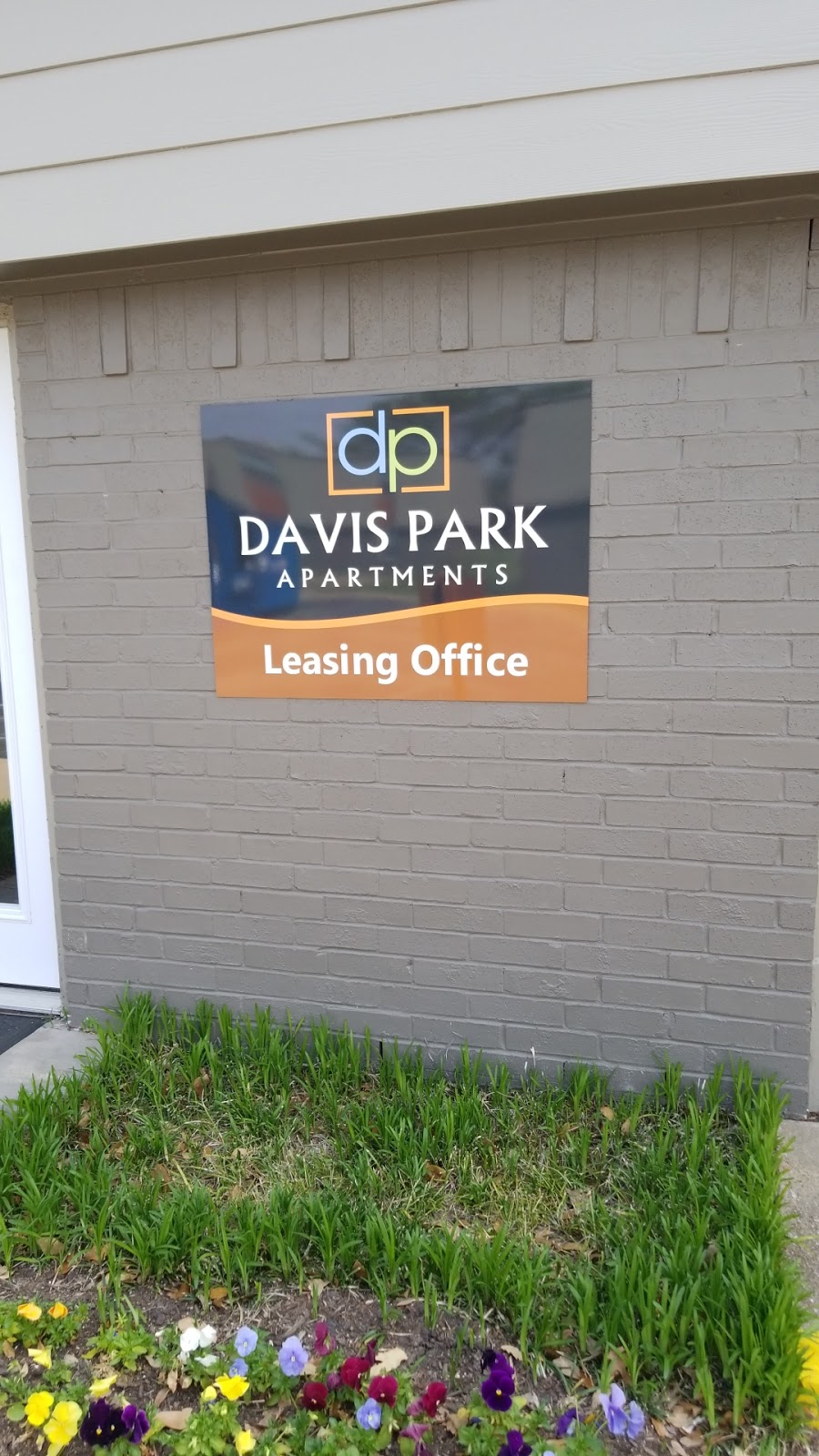 Davis Park Apartments | 5521 Davis Blvd, North Richland Hills, TX 76180, USA | Phone: (817) 281-5071