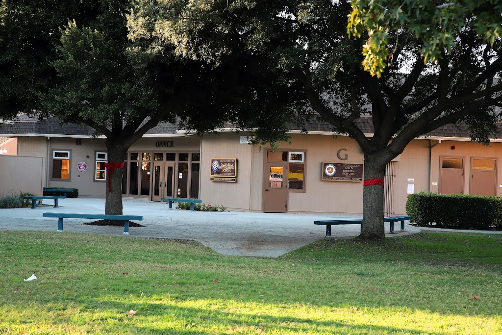 Sierra Vista Middle School | 2 Liberty, Irvine, CA 92620, USA | Phone: (949) 936-6600