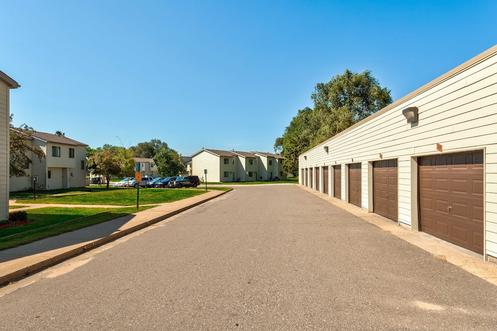 Victoria Townhomes | 6813 Grimes Pl N, Brooklyn Center, MN 55429, USA | Phone: (763) 566-0754