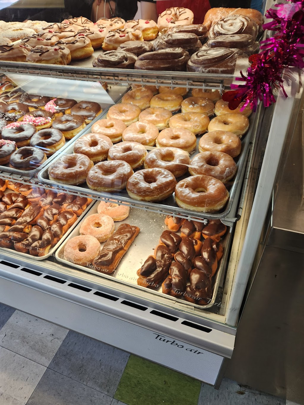 Dees Donuts | 6401 N Durango Dr #150, Las Vegas, NV 89149, USA | Phone: (702) 658-7657