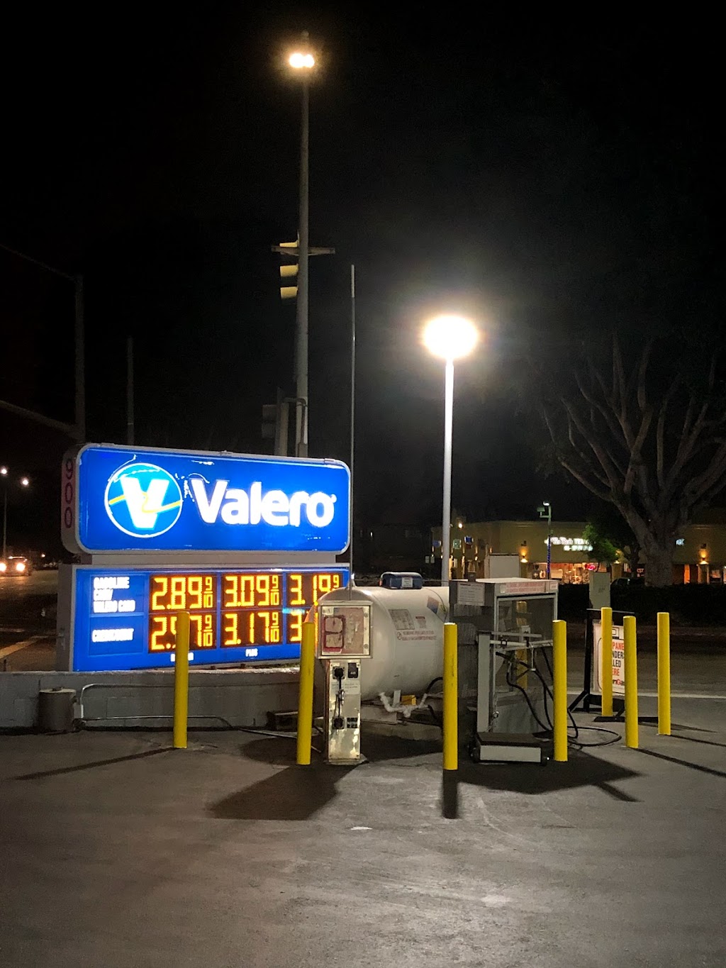 Valero | 900 W Duarte Rd, Arcadia, CA 91007, USA | Phone: (626) 445-4502