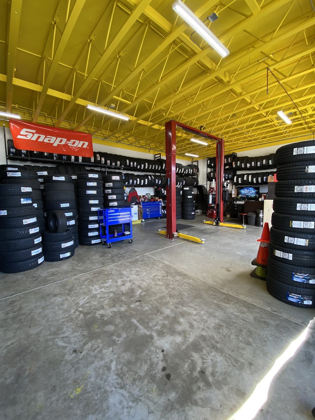 Juarez Tires and Brakes | 2831 Cesar Chavez St, San Francisco, CA 94110, USA | Phone: (415) 595-3032