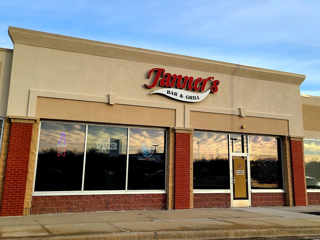 Tanners Bar & Grill | 22374 W 66th St, Shawnee, KS 66226, USA | Phone: (913) 745-8100