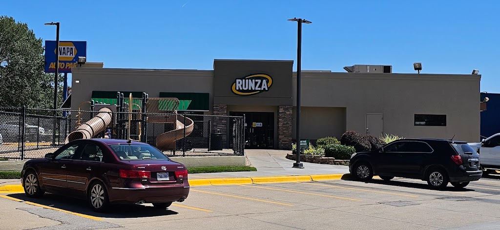 Runza Restaurant | 13535 Q St, Omaha, NE 68137, USA | Phone: (402) 895-0803