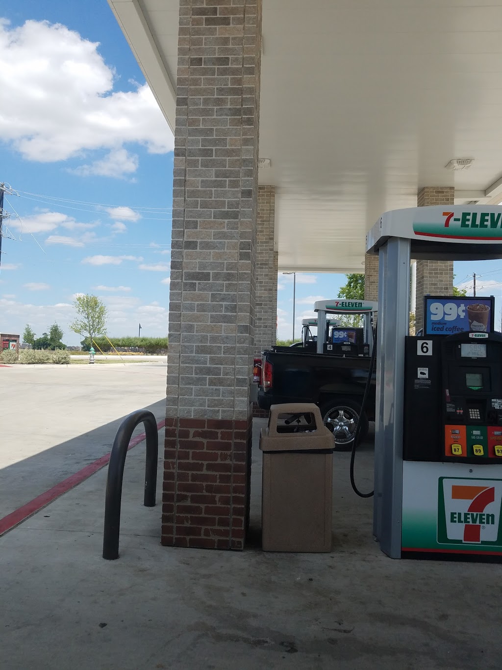 7-Eleven | 26749 E University Dr, Aubrey, TX 76227, USA | Phone: (972) 347-9175