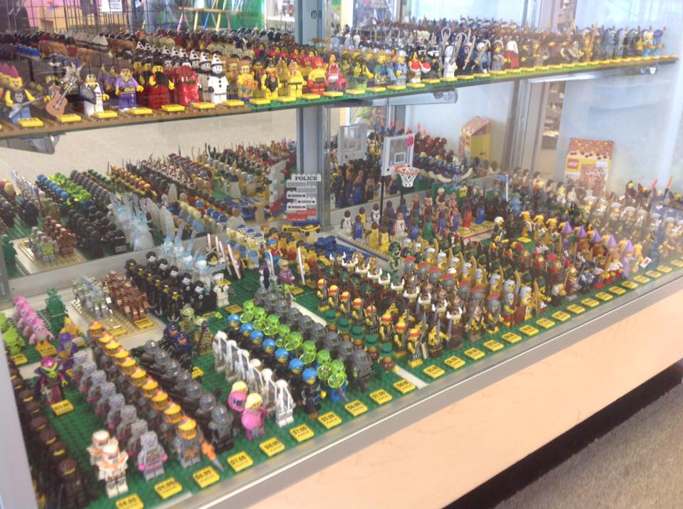 Bricks & Minifigs | 6001 San Mateo Blvd NE, Albuquerque, NM 87109, USA | Phone: (505) 369-1574