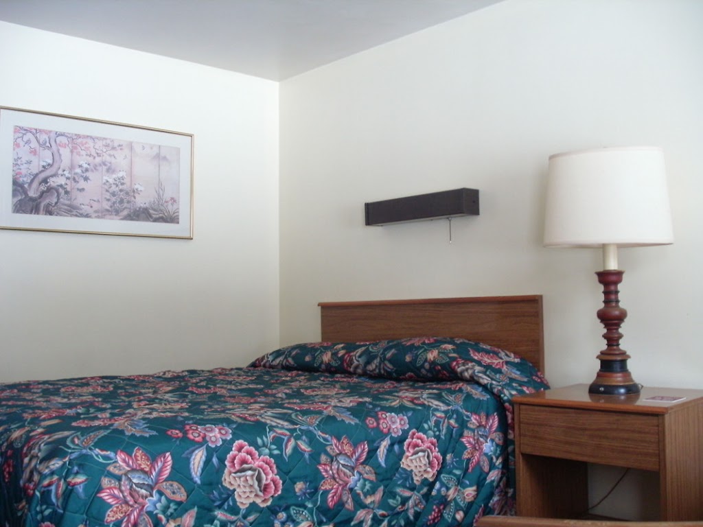 Country Manor Motel | 4168 PA-66, Apollo, PA 15613, USA | Phone: (724) 727-3431