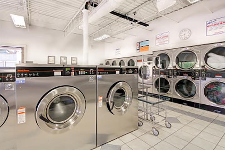 Liberty Laundry - Sheridan Store | 6923 S Sheridan Rd, Tulsa, OK 74133, USA | Phone: (918) 494-7767