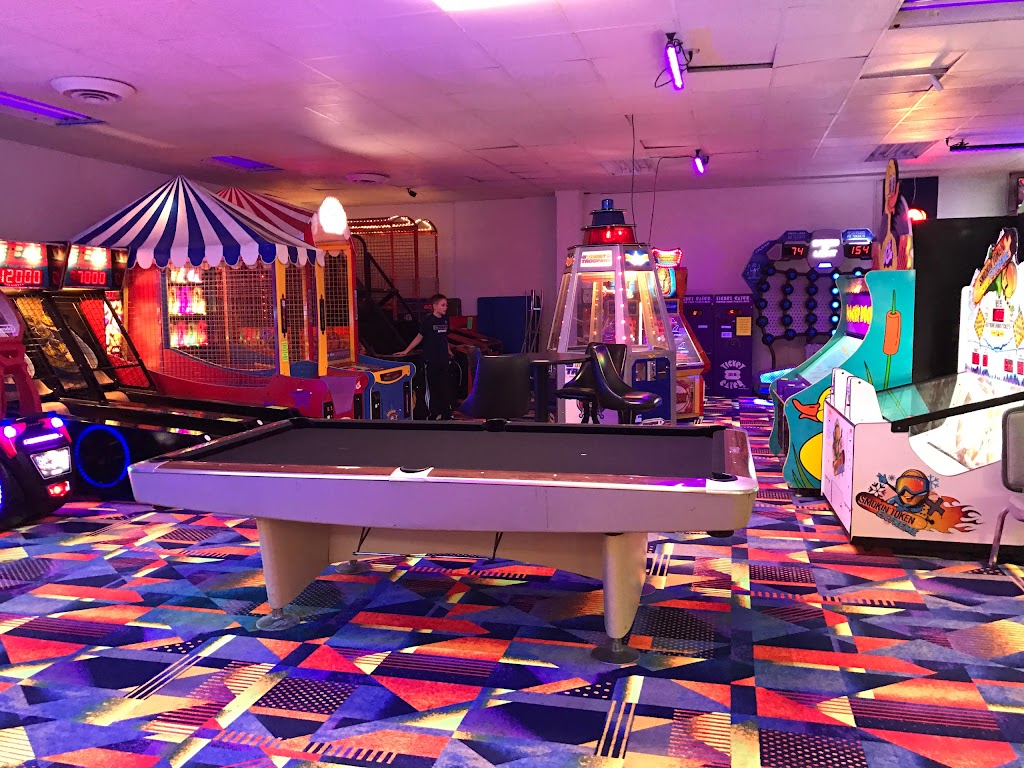 Bowlero Lanes Fun Center | 4398 Monroe St, Toledo, OH 43613, USA | Phone: (419) 473-1257