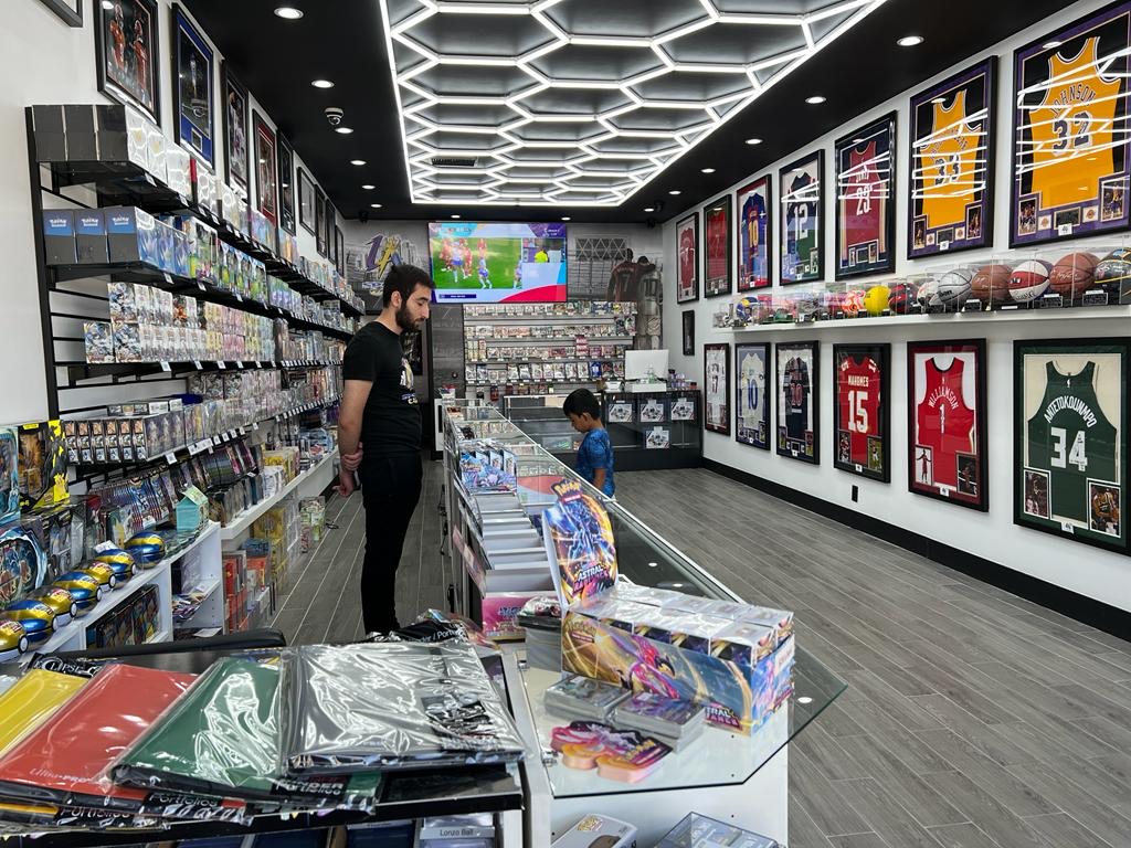 LA Sports Cards | 1922 W Olive Ave, Burbank, CA 91506, USA | Phone: (818) 859-7800