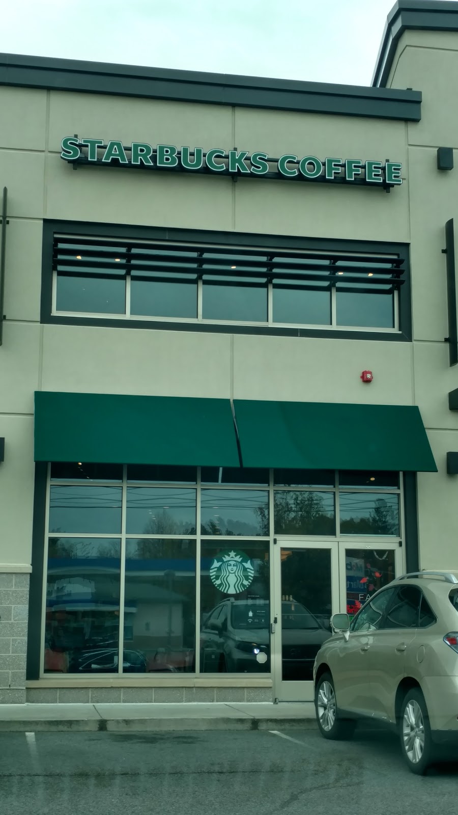 Starbucks | 1019 Trapelo Rd #1019D, Waltham, MA 02452 | Phone: (781) 891-3027