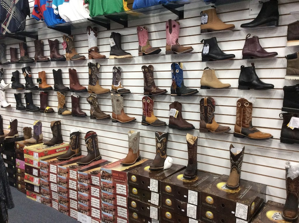 FASHION FOOTWEAR&MORE | 1001 7th St, Wasco, CA 93280, USA | Phone: (661) 240-5922