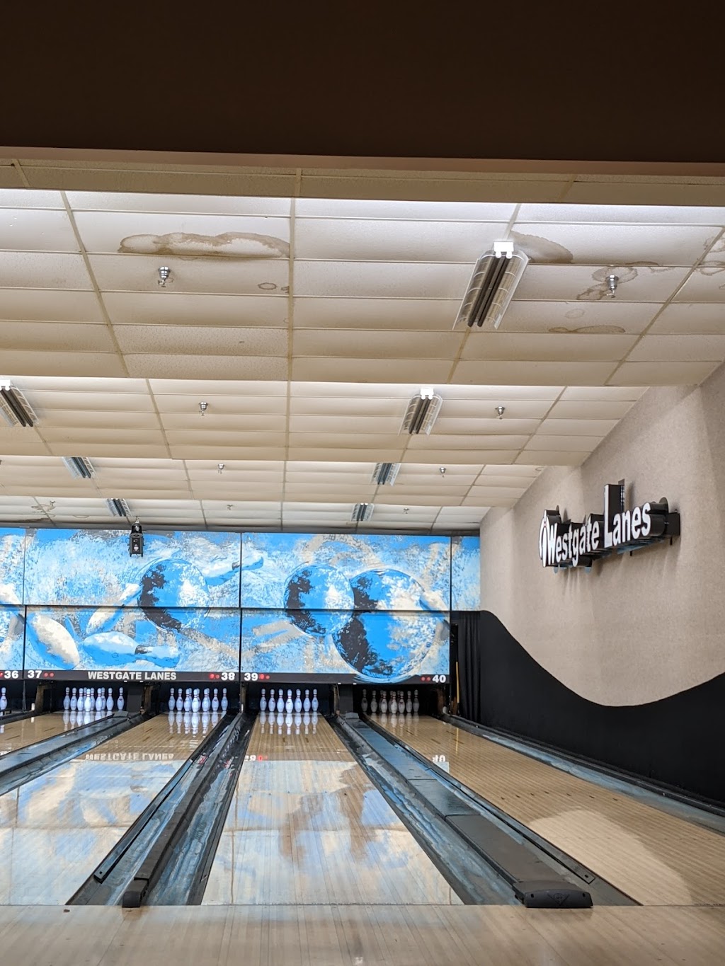 Westgate Lanes | 2701 W William Cannon Dr, Austin, TX 78745, USA | Phone: (512) 441-2695