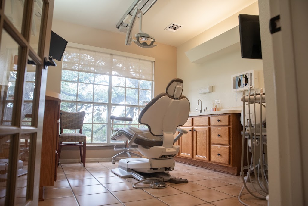 San Antonio Orthodontics | 800 N Bryant St, Pleasanton, TX 78064, USA | Phone: (210) 543-8000