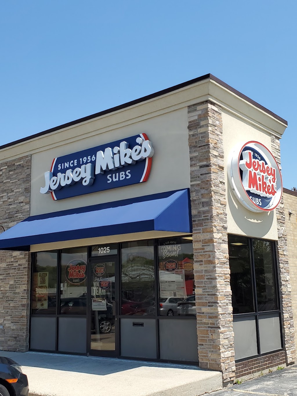 Jersey Mikes Subs | 1025 S Main St, West Bend, WI 53095, USA | Phone: (262) 353-3332