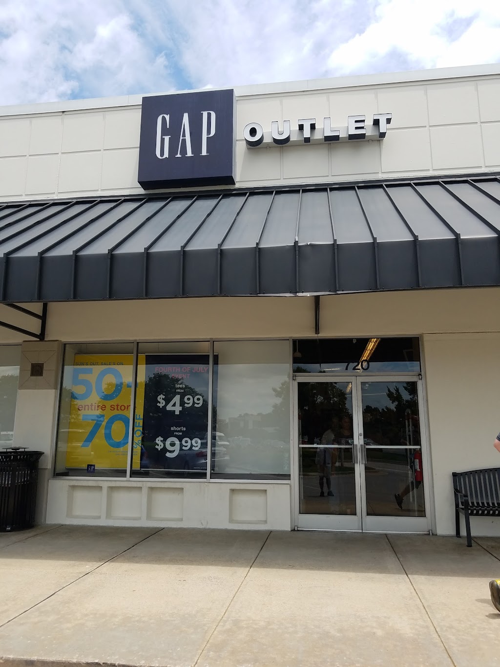 Gap Factory - with Curbside Pickup | 1025 Outlet Center Dr Suite #720, Smithfield, NC 27577, USA | Phone: (919) 989-7158