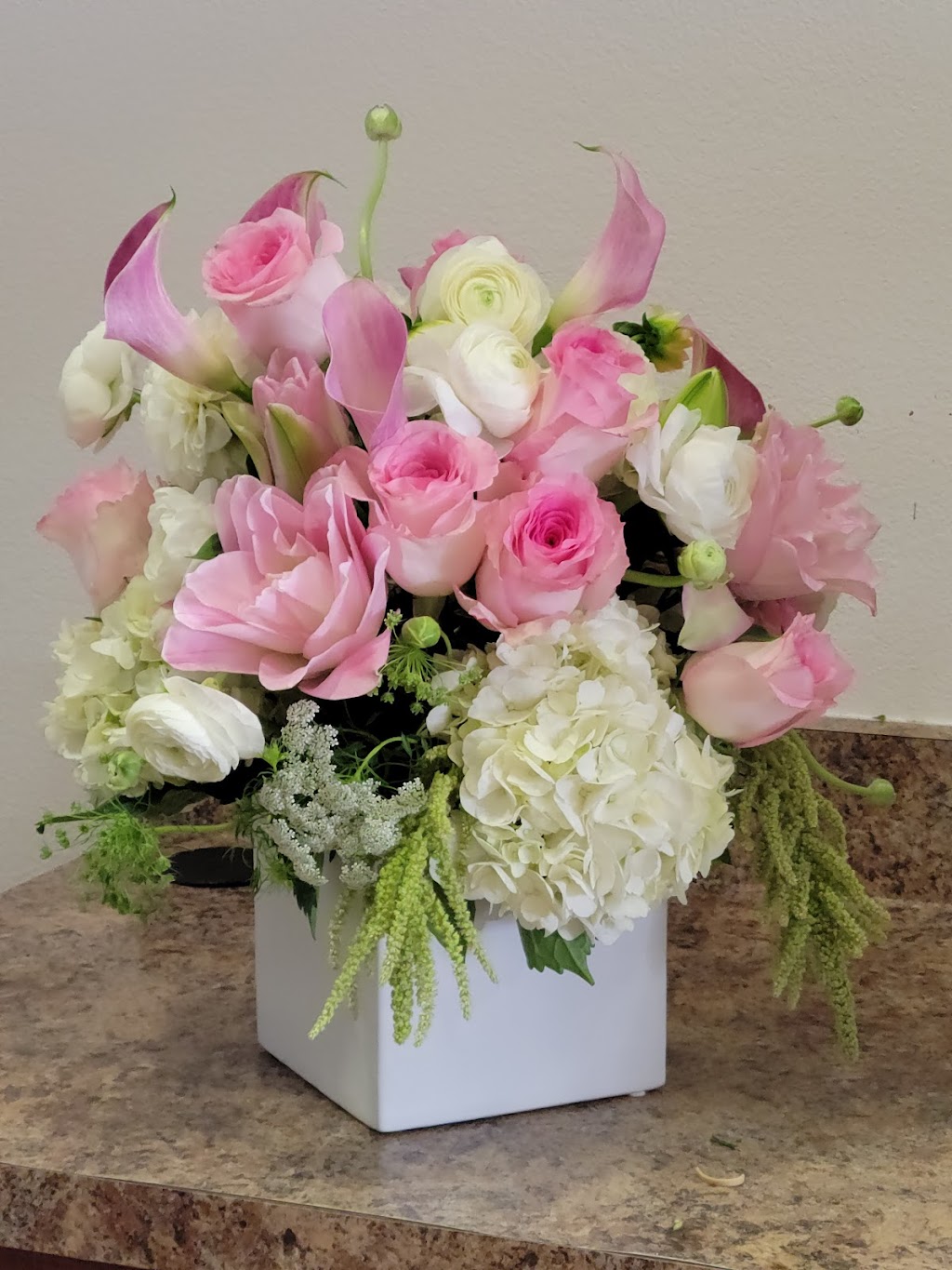 Blooms and Bears Florist | 855 Seagull Ln, Newport Beach, CA 92663, USA | Phone: (949) 252-9419