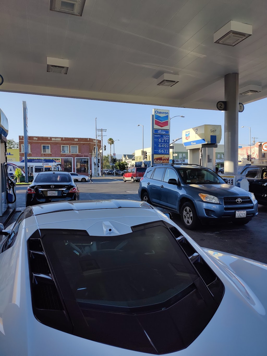 Chevron | 1907 Arlington Ave, Los Angeles, CA 90018, USA | Phone: (323) 731-8098