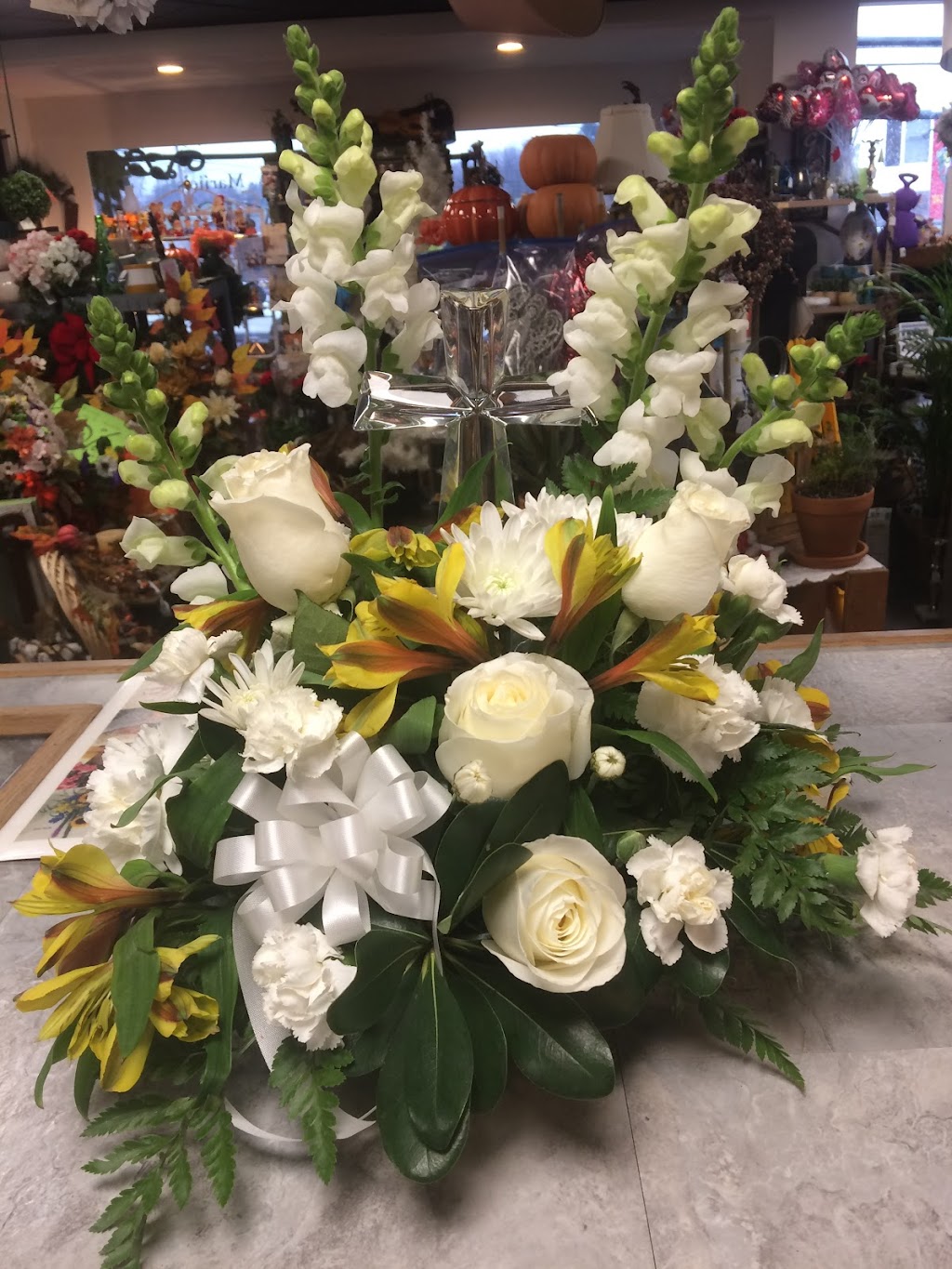 Marjies Flowers | 3535 PA-130, Irwin, PA 15642, USA | Phone: (724) 392-4668