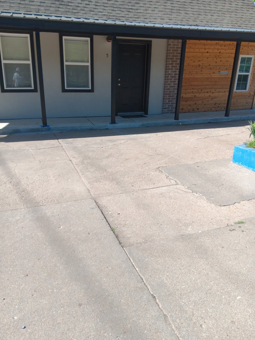 Country Cottage Square | 115 W Kansas Ave, El Dorado, KS 67042, USA | Phone: (316) 321-5313