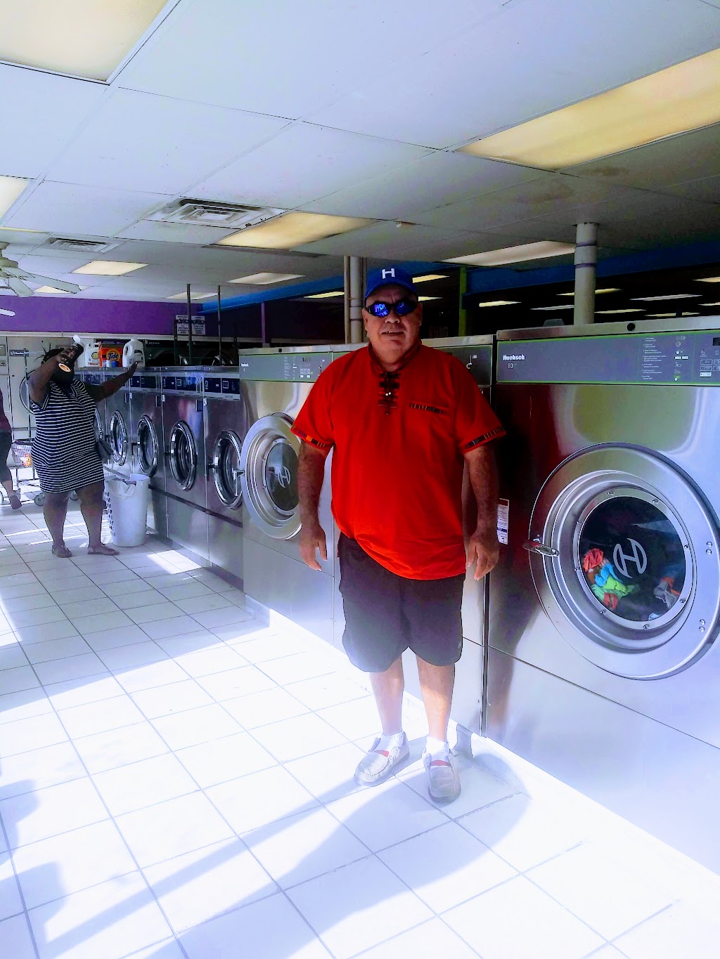 Select Coin Laundry | 105 21st Ave W #8333, Bradenton, FL 34205, USA | Phone: (941) 745-9048