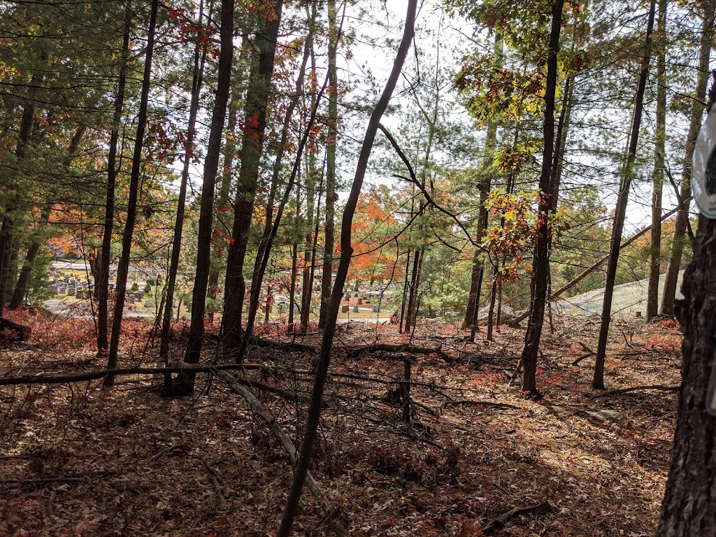 Fox Hill Summit Conservation Land Parking | 50 Gail Ann Rd, Billerica, MA 01821, USA | Phone: (978) 671-0096