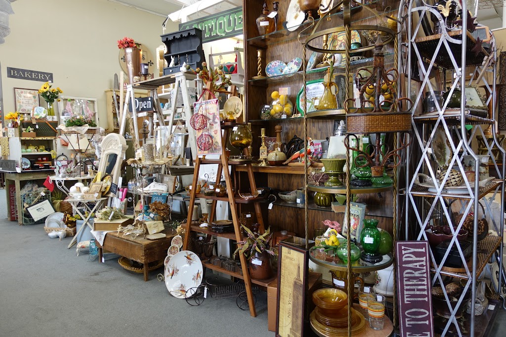 The Antique Gallery | 5800 Interstate 35 #400, Denton, TX 76207, USA | Phone: (940) 243-3933