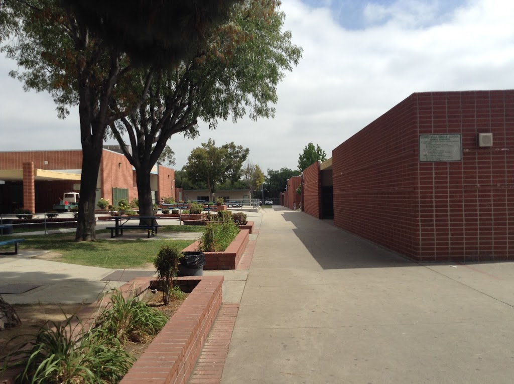 Cerro Villa Middle School | 17852 Serrano Ave, Villa Park, CA 92861, USA | Phone: (714) 997-6251