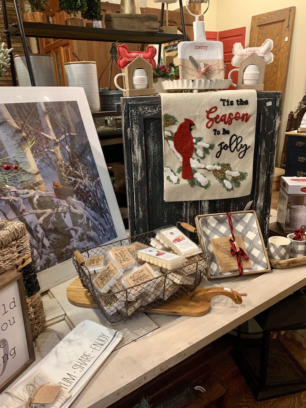 Vintage Charm | 613 W Madison Ave, Milton, WI 53563, USA | Phone: (608) 295-2520