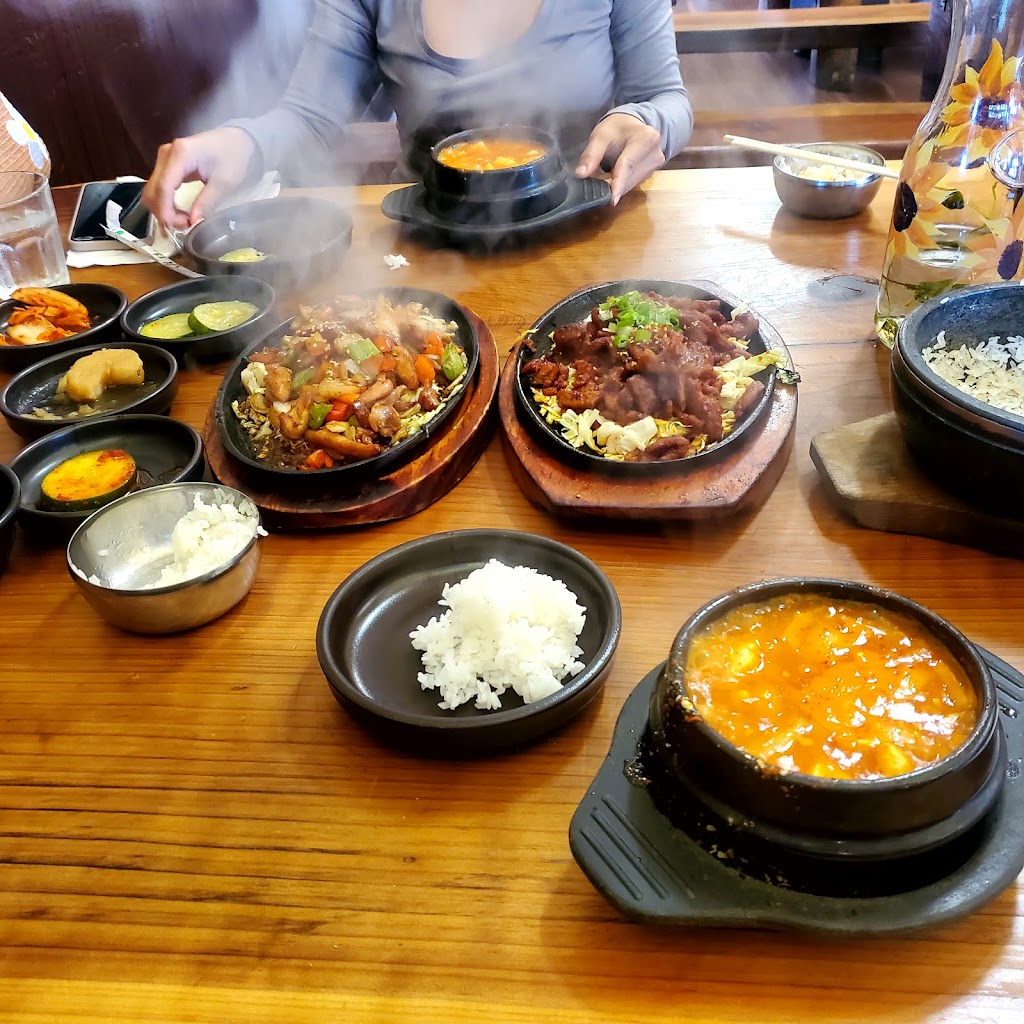 Pyeong Chang Tofu House Oakland 오클랜드 평창 순두부 | 4701 Telegraph Ave, Oakland, CA 94609, USA | Phone: (510) 658-9040