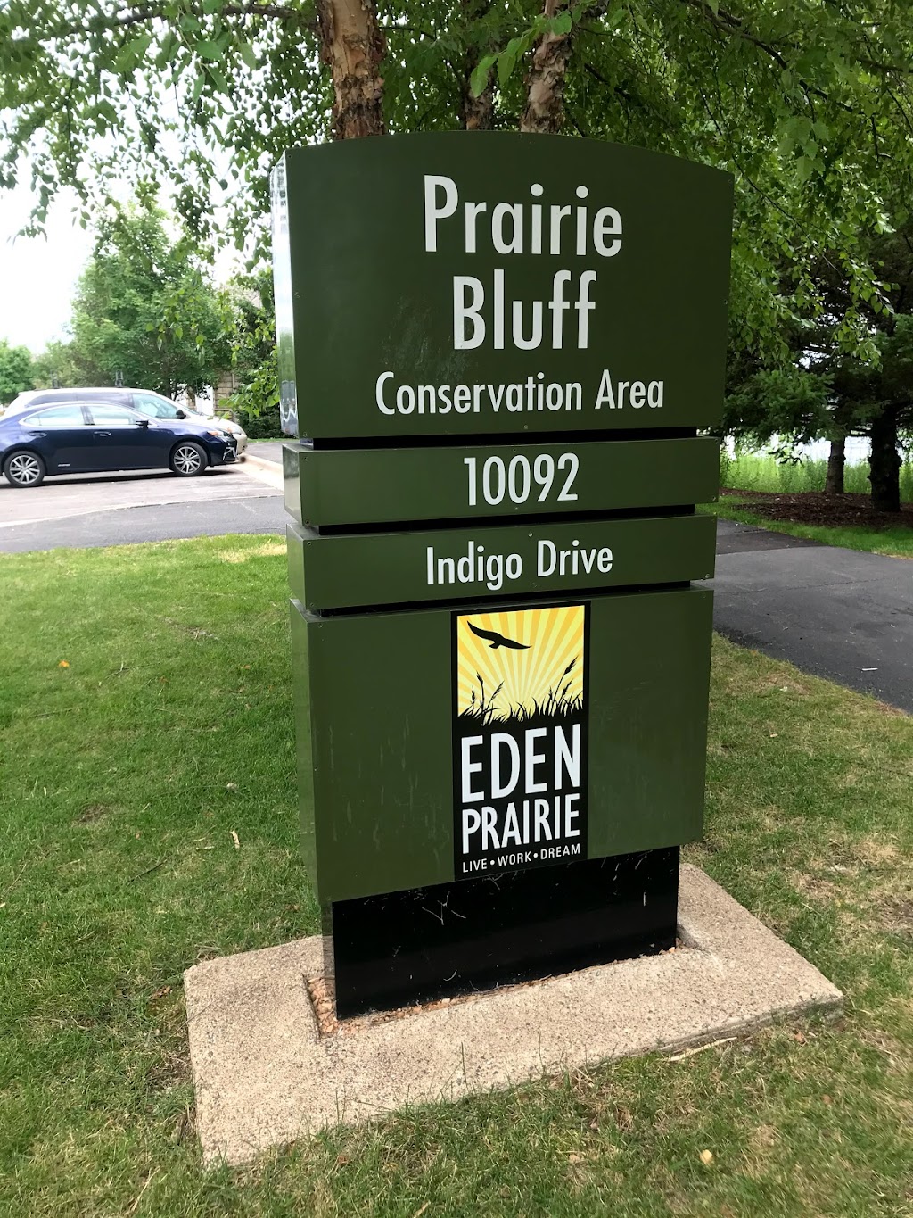 Prairie Bluff Conservation Area | 10092 Indigo Dr, Eden Prairie, MN 55347, USA | Phone: (952) 949-8300
