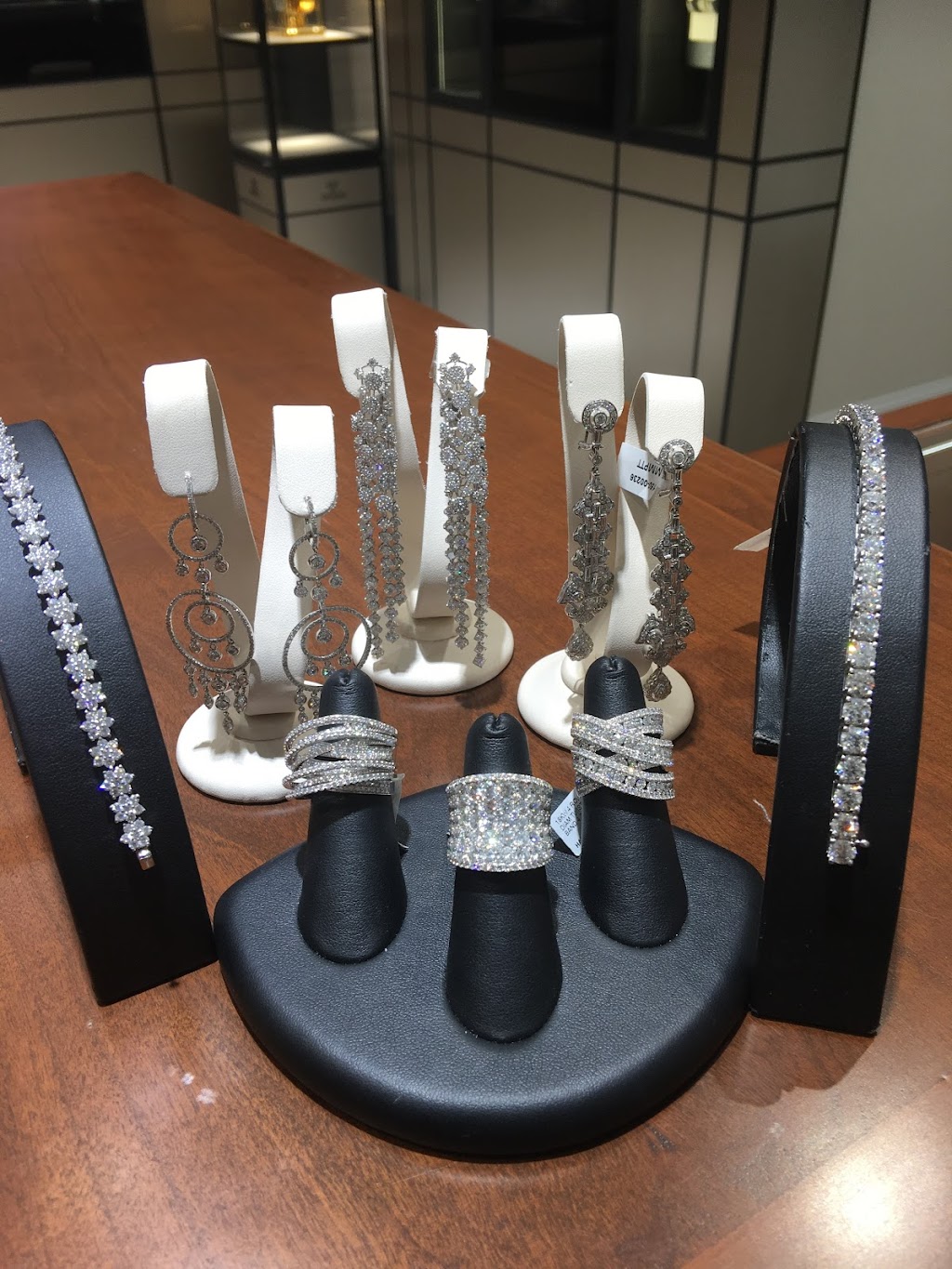 Burdeens Jewelry | 1151 W Lake Cook Rd, Buffalo Grove, IL 60089, USA | Phone: (847) 459-8980