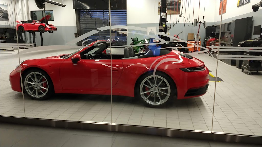 Porsche St Paul | 2490 Maplewood Dr, Maplewood, MN 55109, USA | Phone: (612) 439-5943