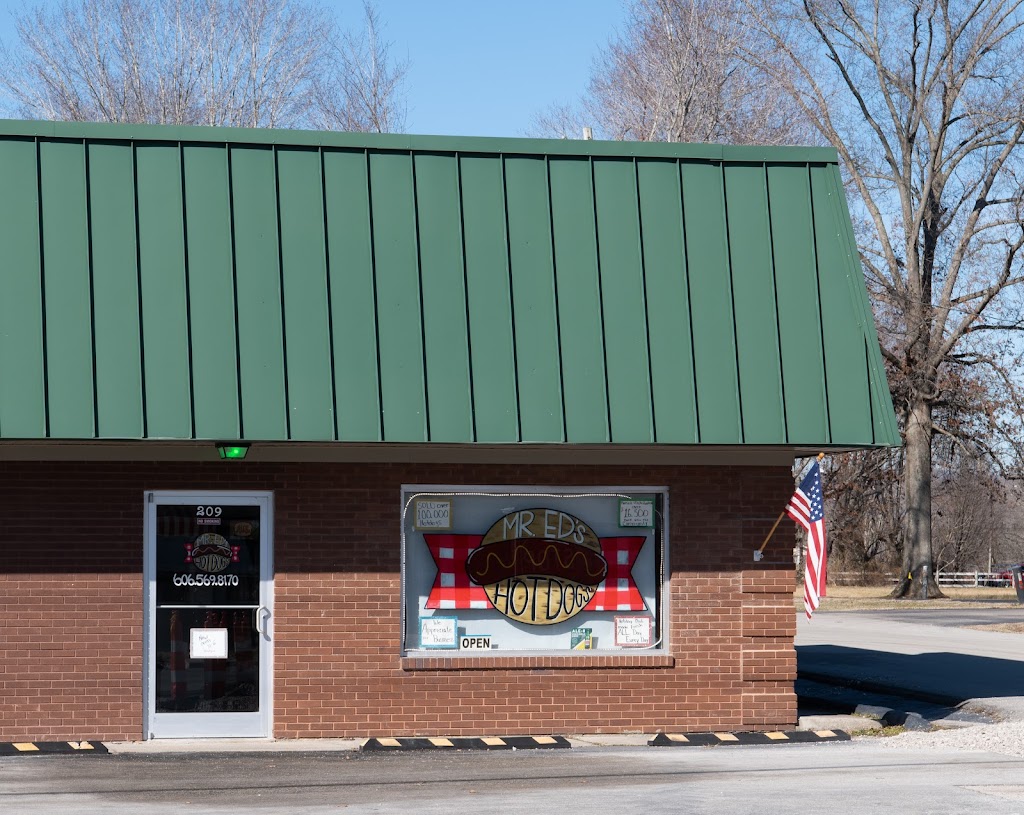 Mr.Eds Hotdogs | 209 N Main St, Stanton, KY 40380, USA | Phone: (606) 569-8170