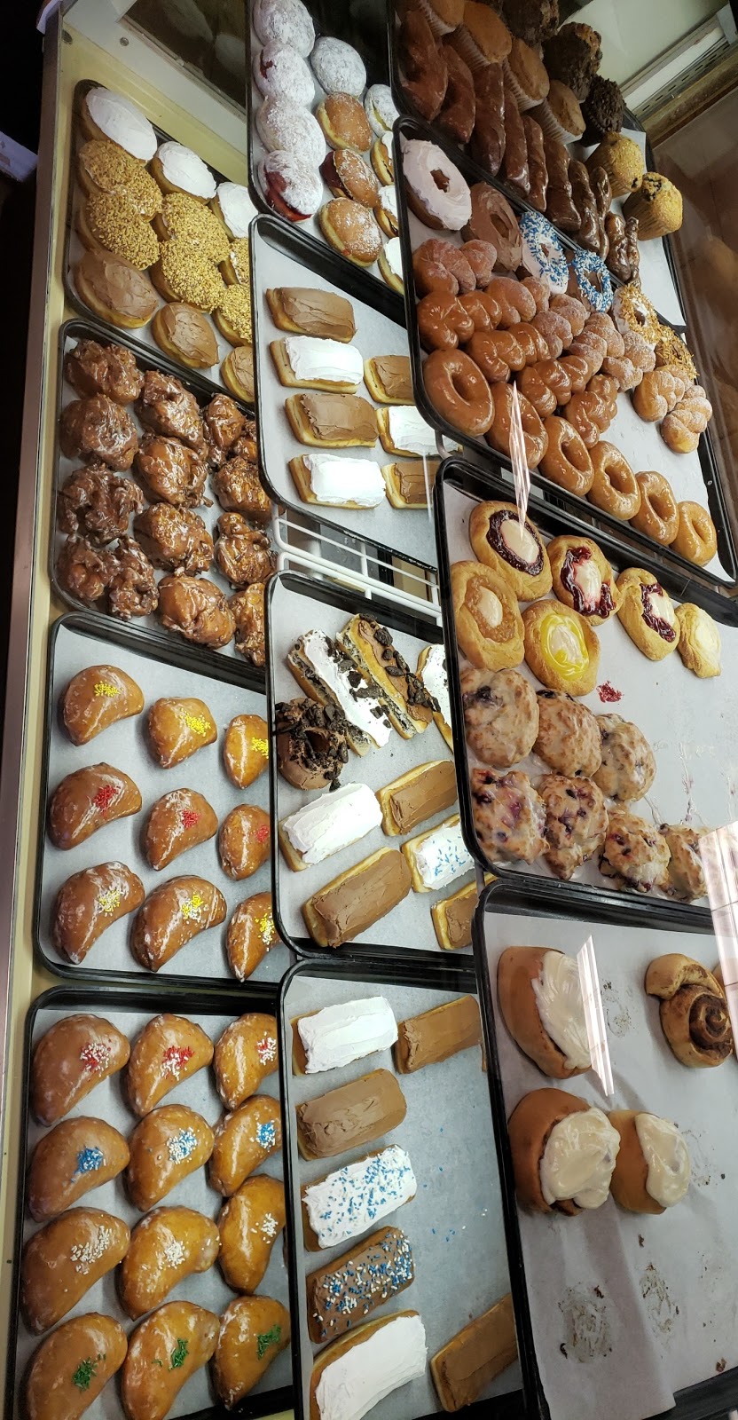 Miriams Bakery | 225 Highland Dr, Fredonia, WI 53021, USA | Phone: (262) 447-2248