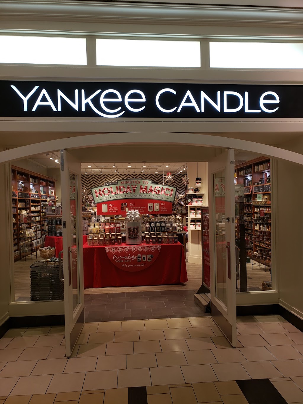 Yankee Candle | 210 Andover St, Peabody, MA 01960, USA | Phone: (978) 977-2798