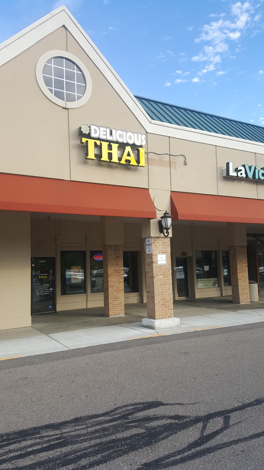 Delicious Thai | 3615 W Maple Rd, Bloomfield Hills, MI 48301, USA | Phone: (248) 385-1371