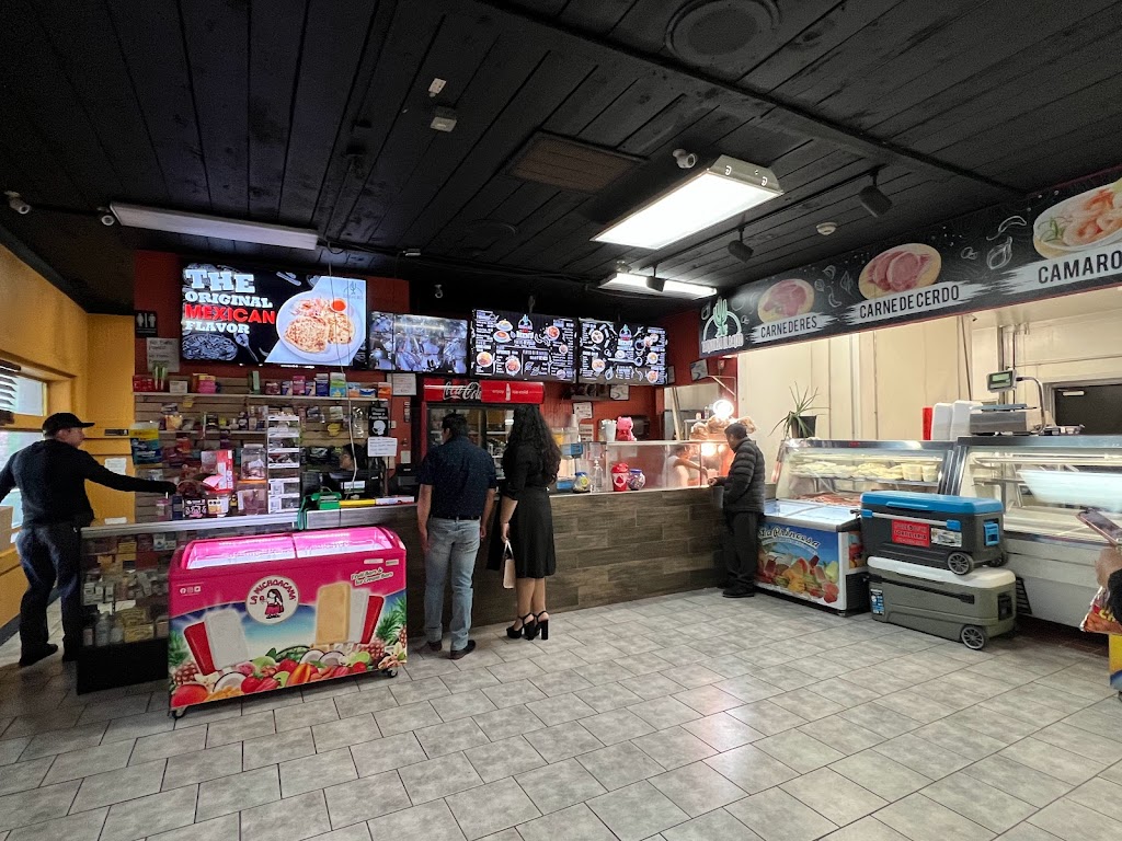 Taqueria El Bajio | 506 Jones Ferry Rd, Carrboro, NC 27510, USA | Phone: (919) 967-1556