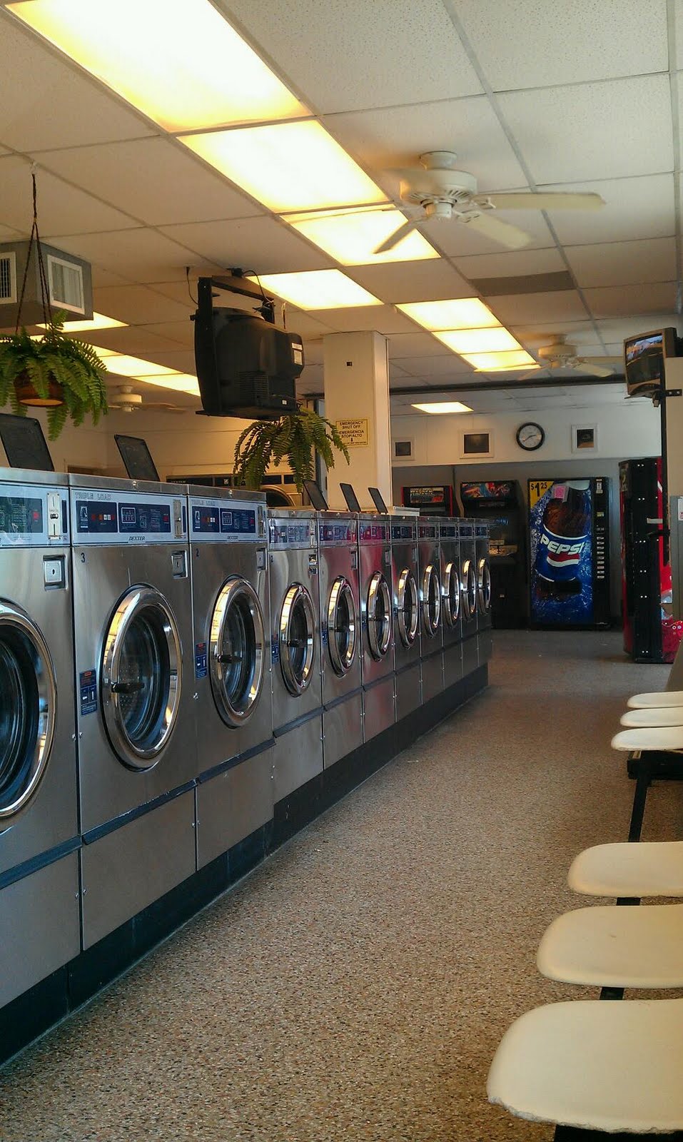 Seventh Avenue Laundry | 15 W 7th Ave, Lexington, NC 27292, USA | Phone: (336) 249-3223